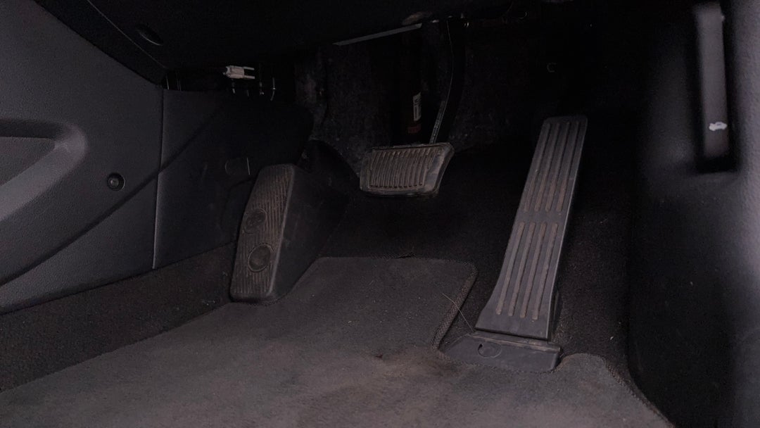 2016 Kia Cerato Si, Automatic, 106695 km, Pedals and Footmat