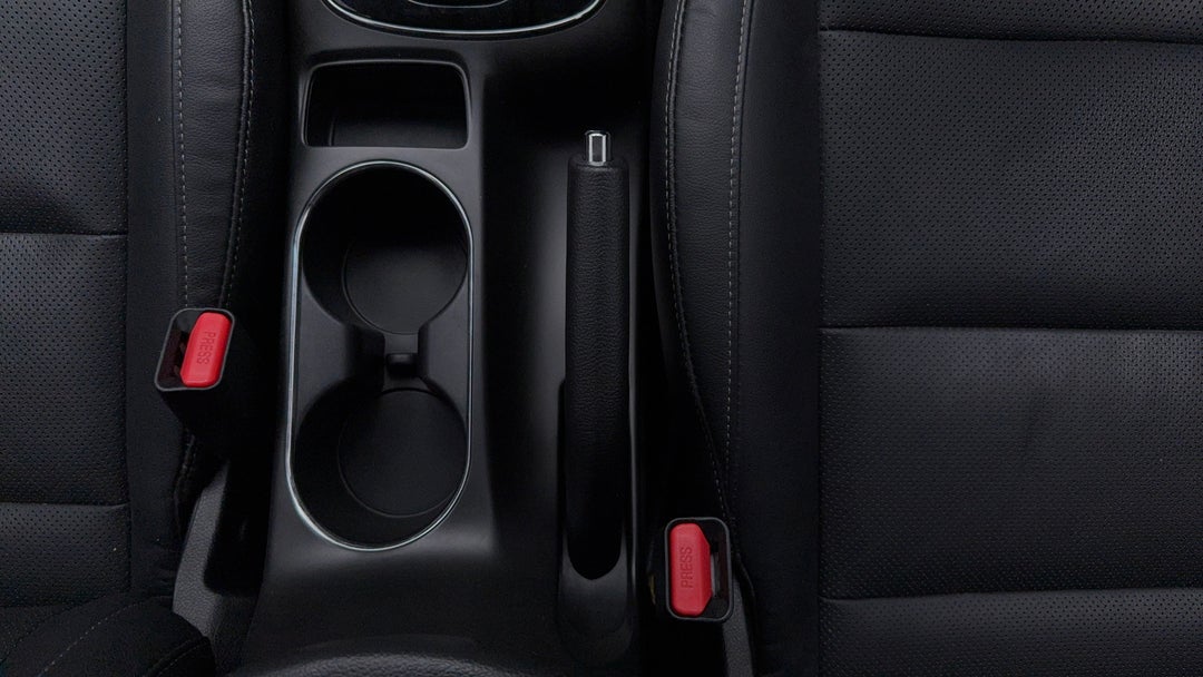 2016 Kia Cerato Si, Automatic, 106695 km, Handbrake