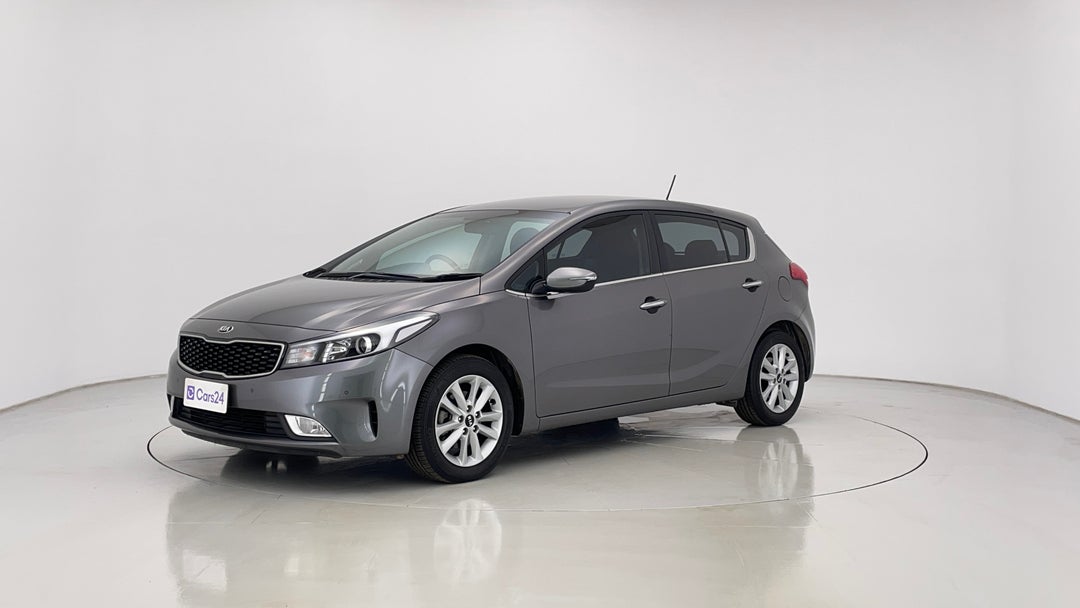 2016 Kia Cerato Si, Automatic, 106695 km, Left Front Diagonal (45- Degree) View
