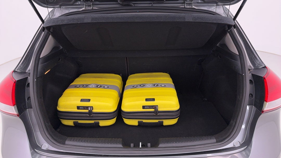 2016 Kia Cerato Si, Automatic, 106695 km, Boot Inside View with Luggage