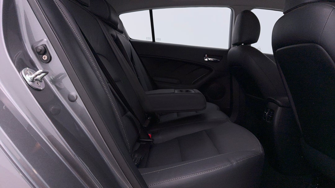 2016 Kia Cerato Si, Automatic, 106695 km, Right Side Rear Door Cabin View