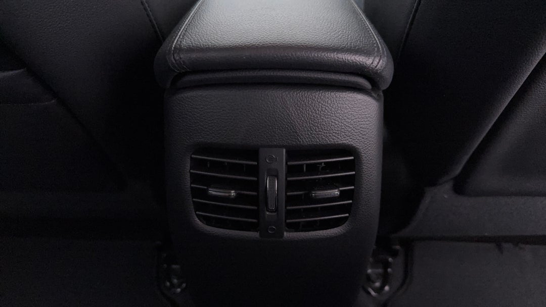 2016 Kia Cerato Si, Automatic, 106695 km, Rear A/C Vent