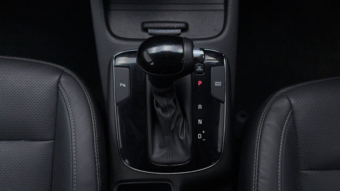 2016 Kia Cerato Si, Automatic, 106695 km, Gear Lever 