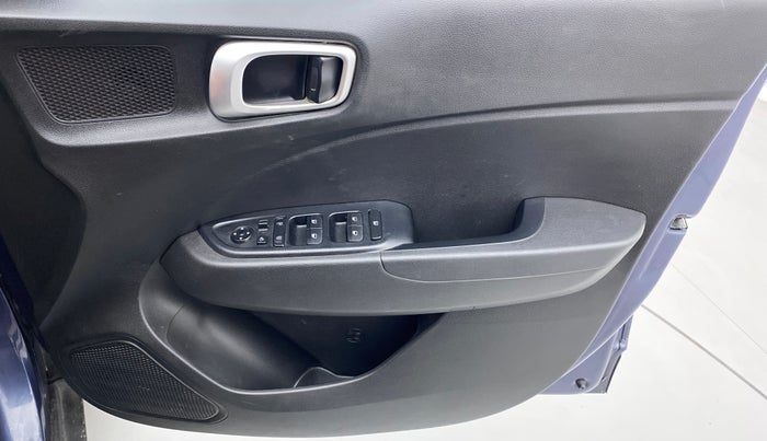 2022 Hyundai VENUE SX PLUS 1.0 TURBO DCT, Petrol, Automatic, 26,779 km, Driver Side Door Panels Control