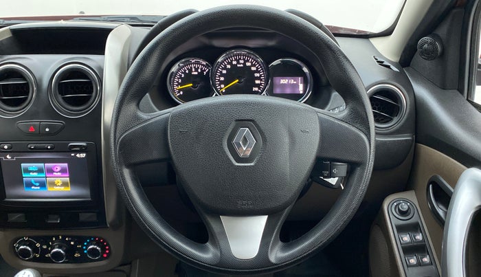 2019 Renault Duster RXS 106 PS MT, CNG, Manual, 30,212 km, Steering Wheel Close Up
