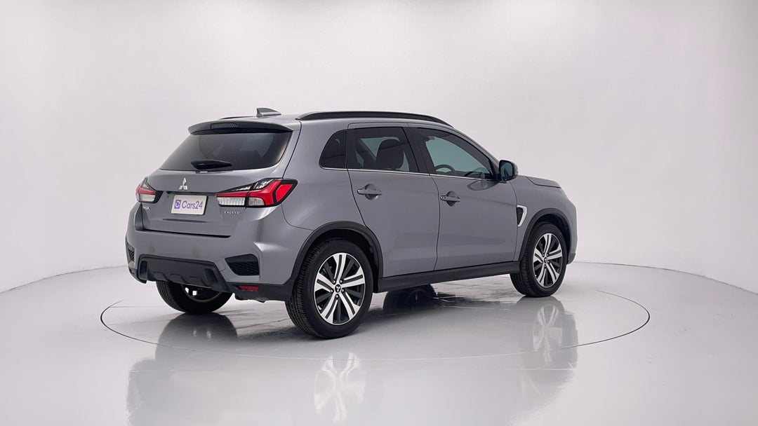 Right Back Diagonal (45- Degree) View