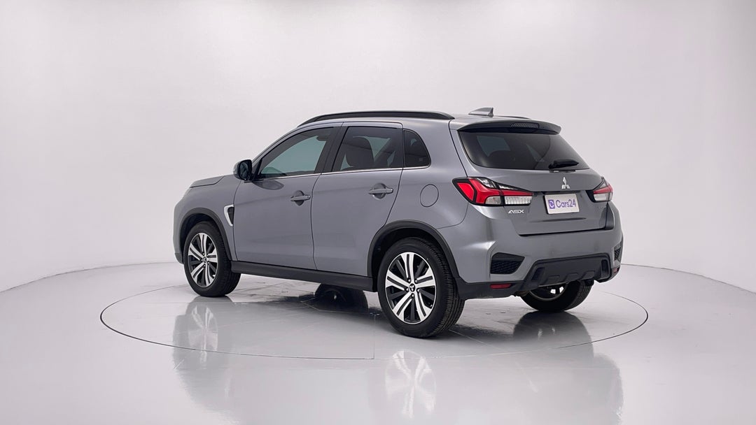 Left Back Diagonal (45- Degree) View