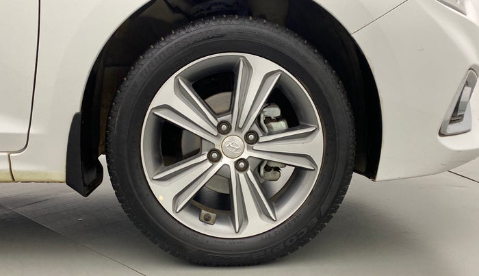 2019 Hyundai Verna 1.6 SX VTVT AT (O), Petrol, Automatic, 21,707 km, Right Front Wheel
