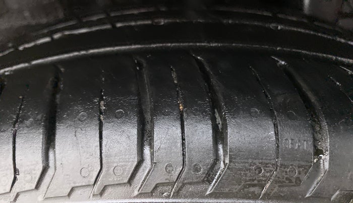 2017 Hyundai Elite i20 ASTA 1.2 DUAL TONE, Petrol, Manual, 76,411 km, Left Rear Tyre Tread