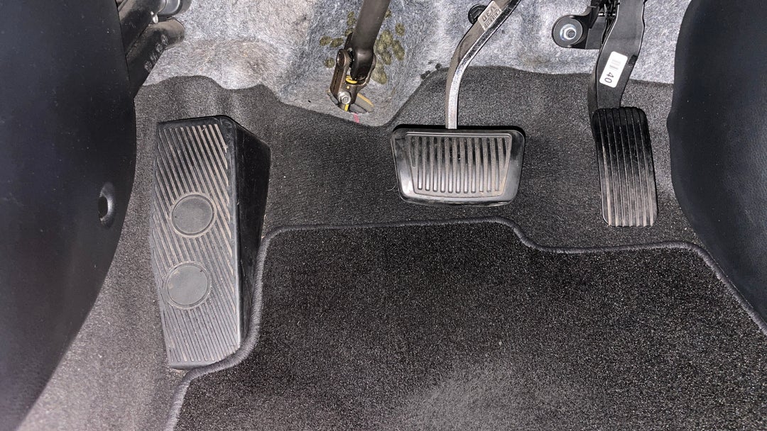 2017 Kia Rio S, Automatic, 88108 km, Pedals and Footmat