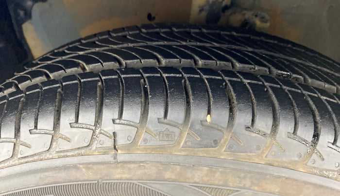 2014 Maruti Celerio VXI d, Petrol, Manual, 62,904 km, Left Front Tyre Tread