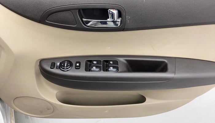 2012 Hyundai i20 ASTA 1.2, Petrol, Manual, 68,302 km, Driver Side Door Panels Control
