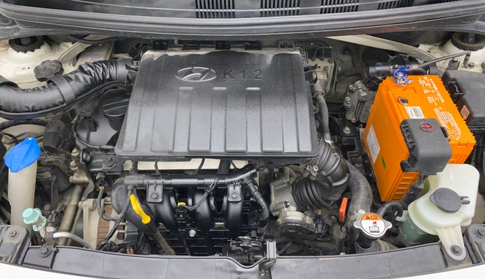 2016 Hyundai Grand i10 1.2 ASTA (O) AT, Petrol, Automatic, 77,961 km, Engine Bonet View