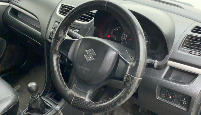 2017 Maruti Swift LXI (O), Petrol, Manual, 45,440 km, Steering wheel - Steering cover is minor torn