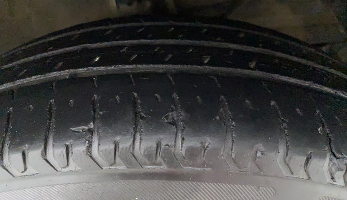 2017 Maruti Dzire VDI AMT, Diesel, Automatic, 71,142 km, Right Front Tyre Tread