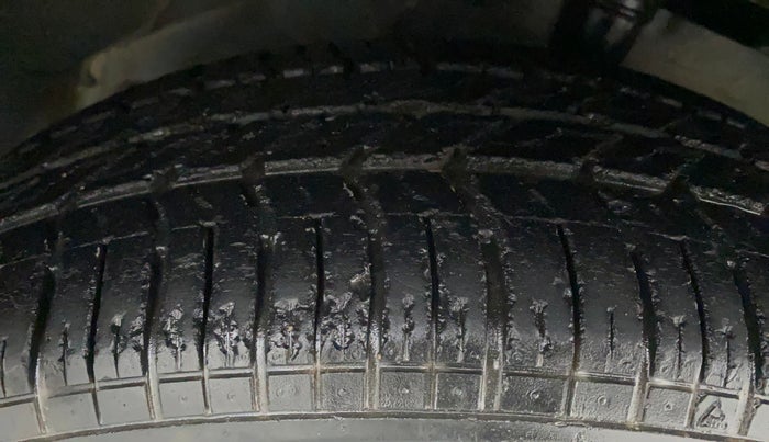 2010 Maruti Swift Dzire VXI, Petrol, Manual, 84,019 km, Right Front Tyre Tread