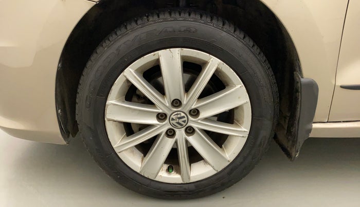 2016 Volkswagen Vento HIGHLINE 1.6 MPI, Petrol, Manual, 83,662 km, Left Front Wheel