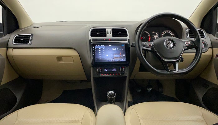 2016 Volkswagen Vento HIGHLINE 1.6 MPI, Petrol, Manual, 83,662 km, Dashboard