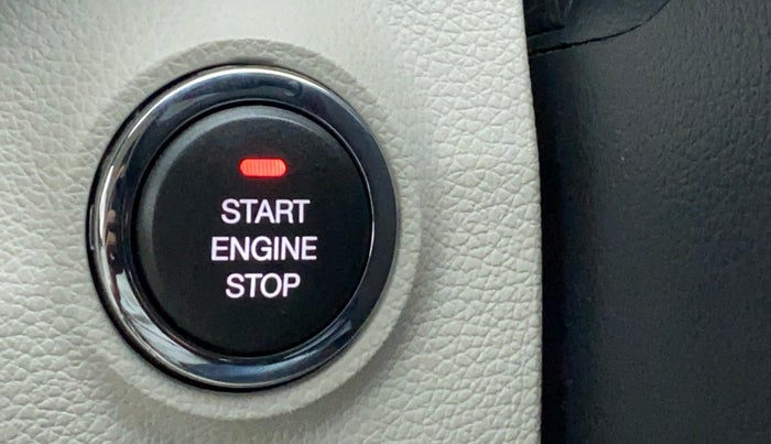 2019 Mahindra XUV300 1.2 W8 OPT, Petrol, Manual, 22,585 km, Keyless Start/ Stop Button