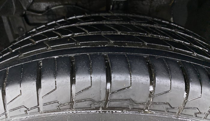 2017 Maruti Vitara Brezza ZDI, Diesel, Manual, 51,712 km, Left Front Tyre Tread