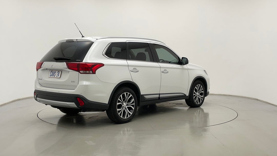 Right Back Diagonal (45- Degree) View