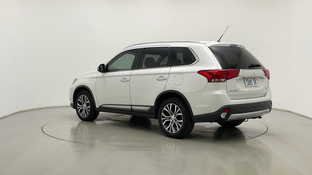 Left Back Diagonal (45- Degree) View