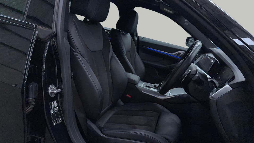 2022 BMW 4 20i M Sport Gran Coupe, Automatic, 28307 km, Right Side Front Door Cabin View