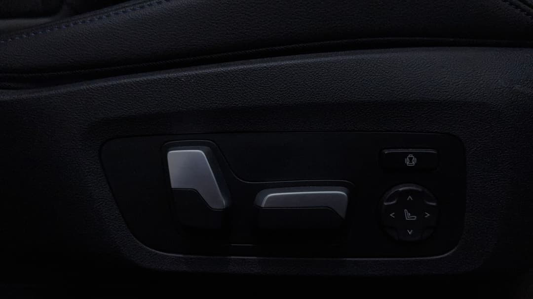 2022 BMW 4 20i M Sport Gran Coupe, Automatic, 28307 km, Drivers Side Adjustment Panel