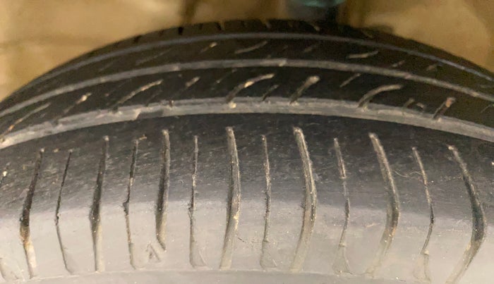 2016 Maruti Wagon R 1.0 VXI OPT, Petrol, Manual, 86,573 km, Left Front Tyre Tread