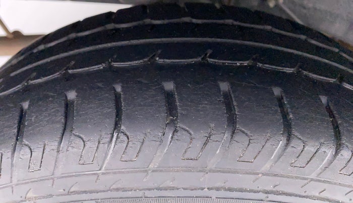 2018 Datsun Go T, Petrol, Manual, 32,155 km, Right Rear Tyre Tread