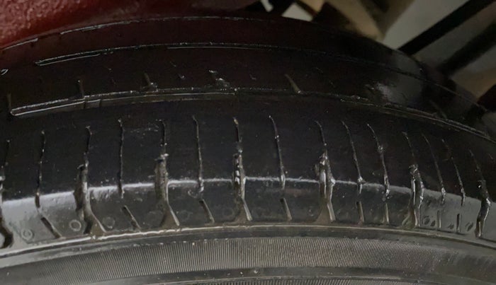 2016 Maruti Wagon R 1.0 LXI CNG, CNG, Manual, 68,601 km, Left Rear Tyre Tread