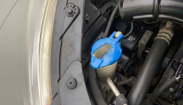 2014 Hyundai i10 SPORTZ 1.1, Petrol, Manual, 56,116 km, Front windshield - Wiper bottle cap missing
