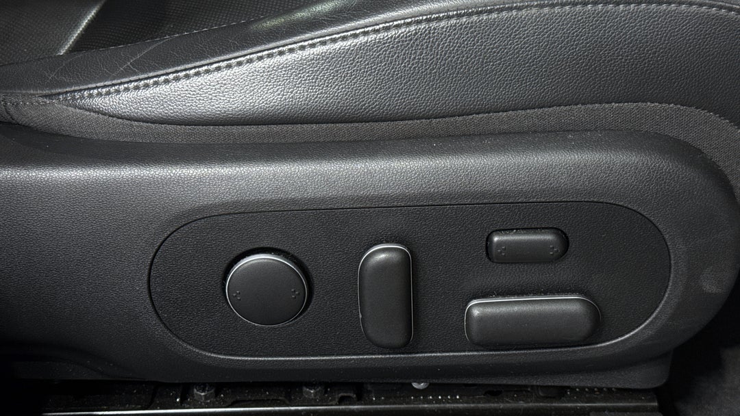 2023 Hyundai Kona Premium, Automatic, 32252 km, Drivers Side Adjustment Panel