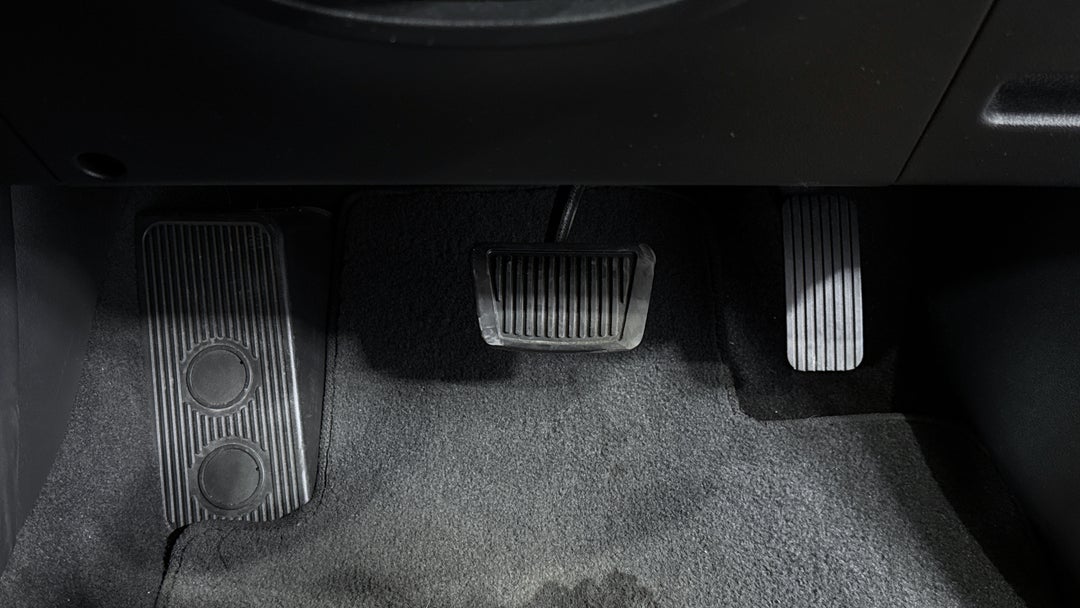2023 Hyundai Kona Premium, Automatic, 32252 km, Pedals and Footmat