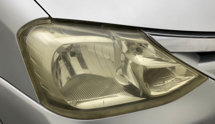 2011 Toyota Etios V, Petrol, Manual, 47,313 km, Right headlight - Minor scratches