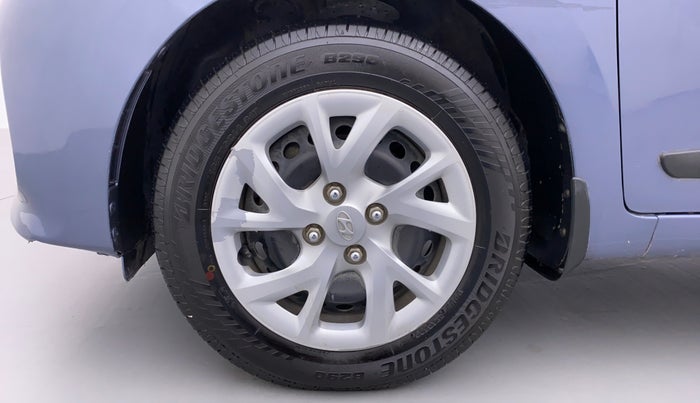 2017 Hyundai Grand i10 SPORTZ 1.2 KAPPA VTVT, Petrol, Manual, 24,280 km, Left Front Wheel