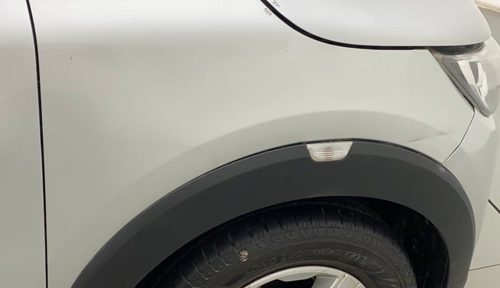 2019 Renault TRIBER RXZ, Petrol, Manual, 66,634 km, Right fender - Cladding has minor damage