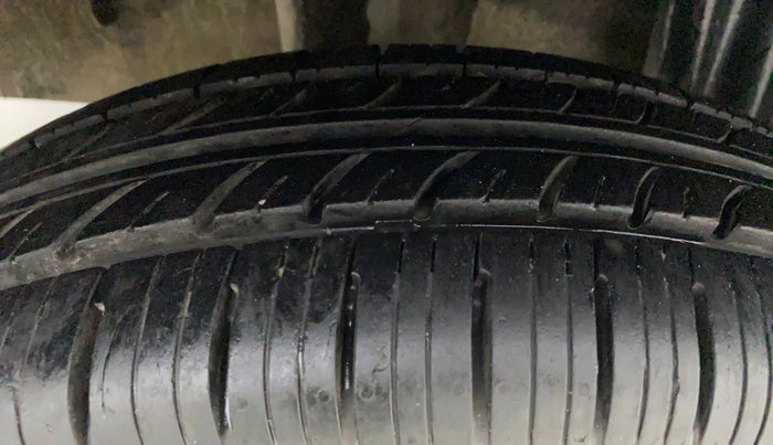 2019 Renault TRIBER RXZ, Petrol, Manual, 66,634 km, Right Rear Tyre Tread