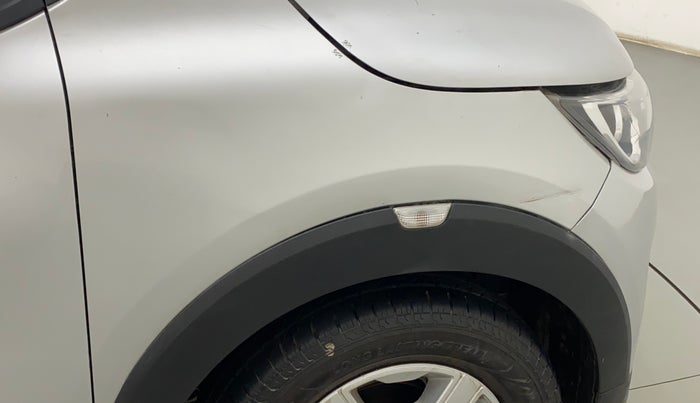 2019 Renault TRIBER RXZ, Petrol, Manual, 66,634 km, Right fender - Slightly dented