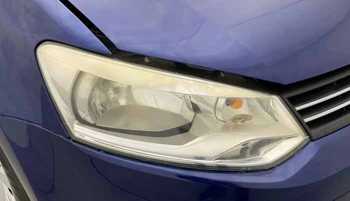 2014 Volkswagen Polo COMFORTLINE 1.2L, Petrol, Manual, 81,886 km, Right headlight - Minor scratches