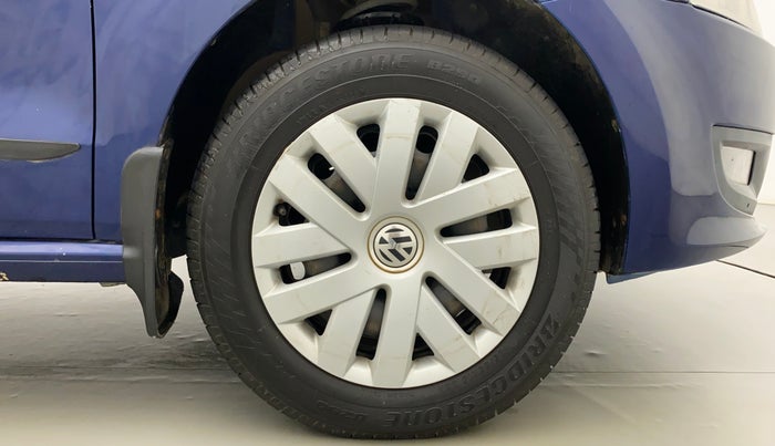 2014 Volkswagen Polo COMFORTLINE 1.2L, Petrol, Manual, 81,886 km, Right Front Wheel