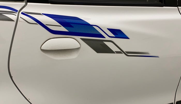 2015 Datsun Go Plus T, Petrol, Manual, 74,533 km, Right rear door - Graphic sticker