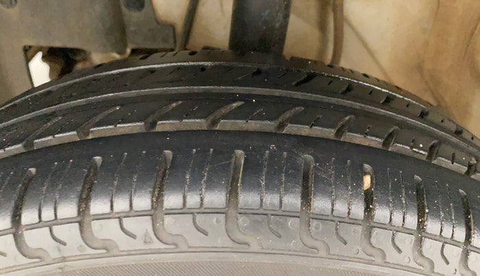 2015 Datsun Go Plus T, Petrol, Manual, 74,533 km, Left Front Tyre Tread