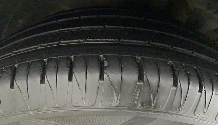 2021 KIA SONET HTK PLUS 1.5, Diesel, Manual, 25,438 km, Right Rear Tyre Tread