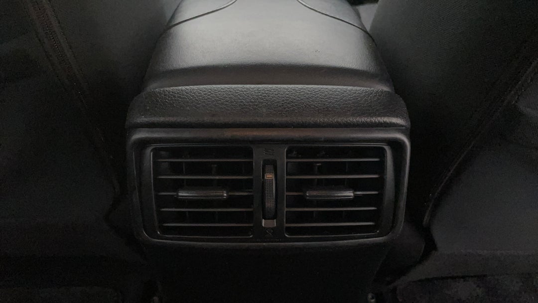 2019 Nissan X-trail St (2wd), Automatic, 85646 km, Rear A/C Vent