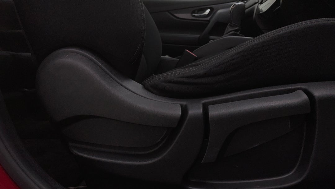 2019 Nissan X-trail St (2wd), Automatic, 85646 km, Drivers Side Adjustment Panel