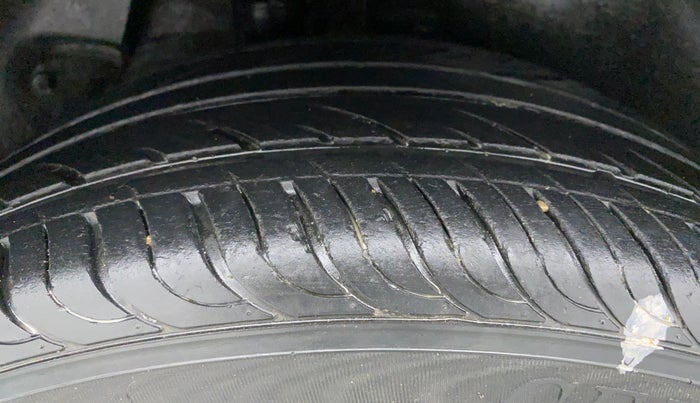 2015 Hyundai Creta 1.6 SX PLUS PETROL, Petrol, Manual, 38,818 km, Right Rear Tyre Tread