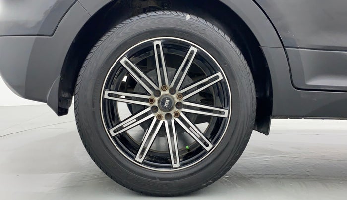 2015 Hyundai Creta 1.6 SX PLUS PETROL, Petrol, Manual, 38,818 km, Right Rear Wheel