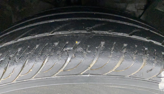 2015 Hyundai Creta 1.6 SX PLUS PETROL, Petrol, Manual, 38,818 km, Right Front Tyre Tread