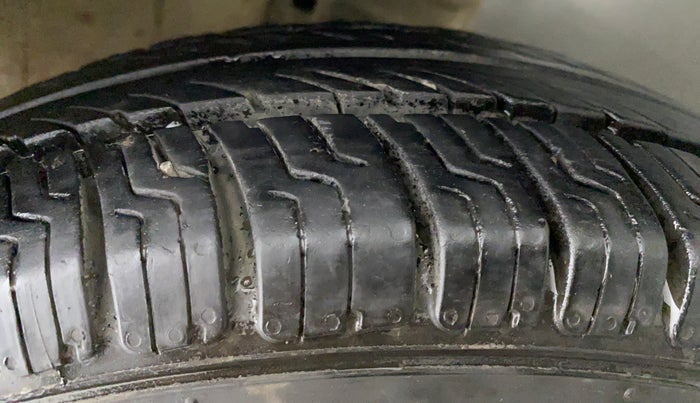 2017 Maruti Wagon R 1.0 LXI CNG, CNG, Manual, 69,527 km, Left Rear Tyre Tread